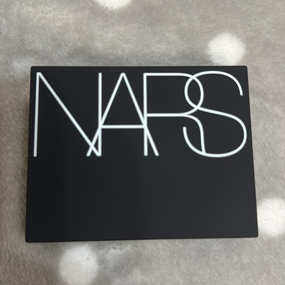 Nars Light Perfecting Setting Powder - Pressed - Picture 6 of 12